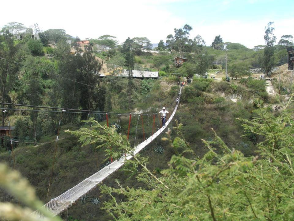 Nayon Xtreme Valley Hotel Quito Buitenkant foto
